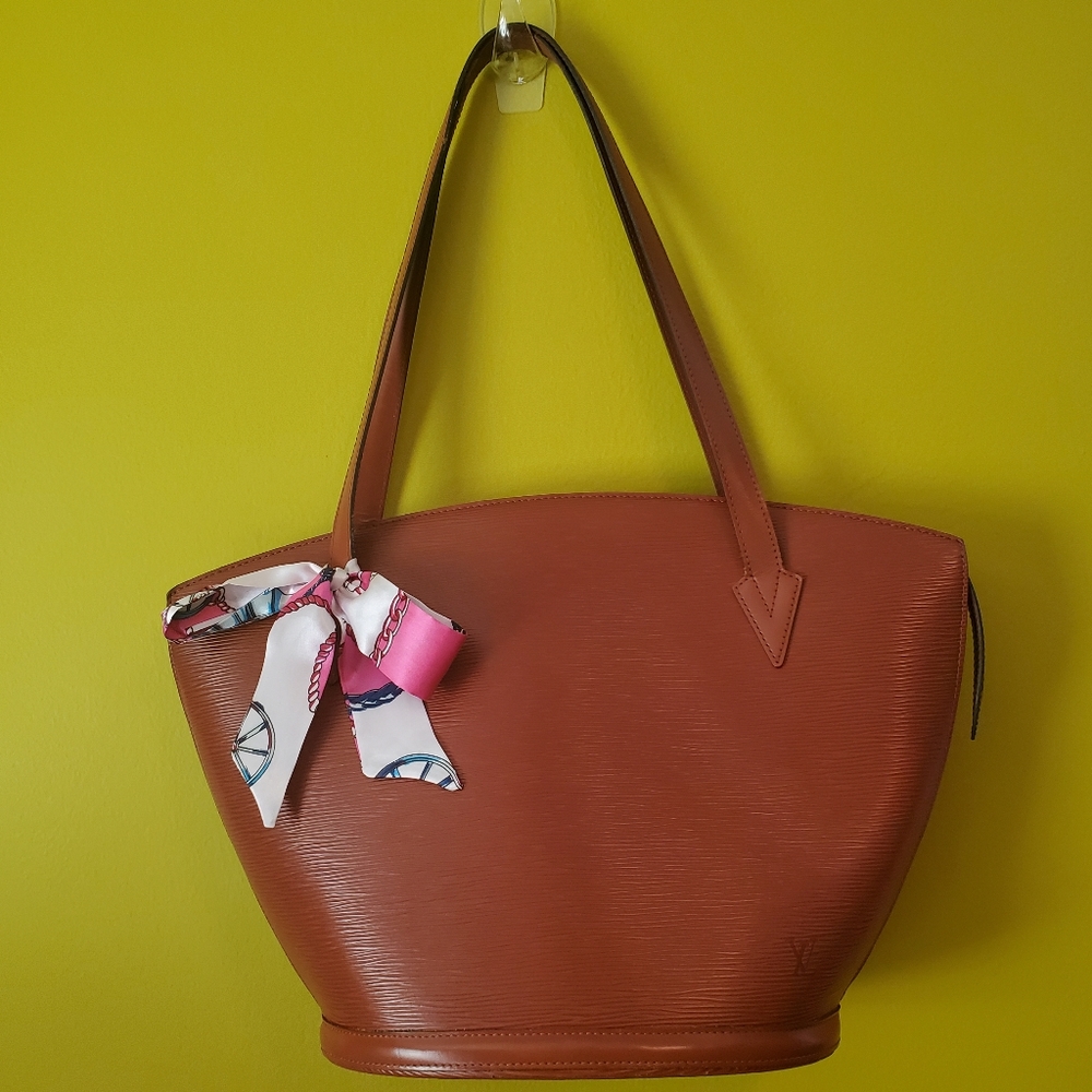 💯% AUTHENTIC LOUIS VUITTON  ST. JACQUES GM IN EPI LEATHER